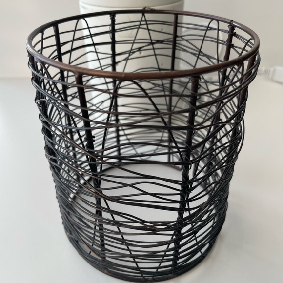 Scentsy 6” pin light warmer with loom wrap and bulb, works! - Picture 7 of 13